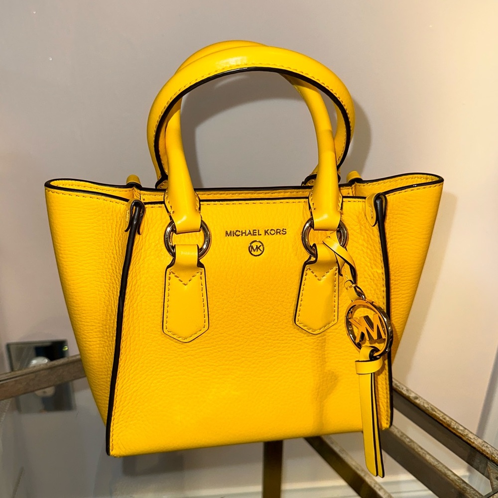 NWOT-Michael Kors Small Crossbody